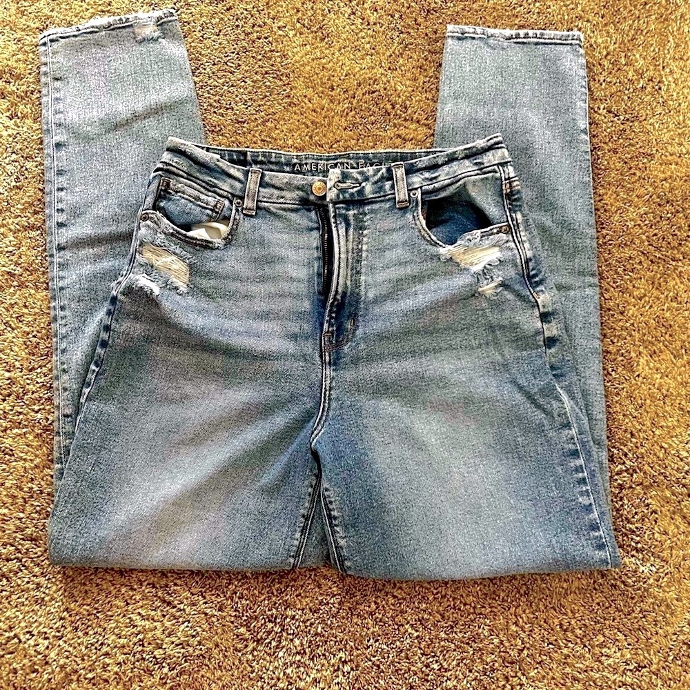 (SOLD) American Eagle- Curvy Mom Jean